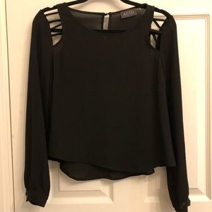 ASTR black long sleeve blouse/cut out detail